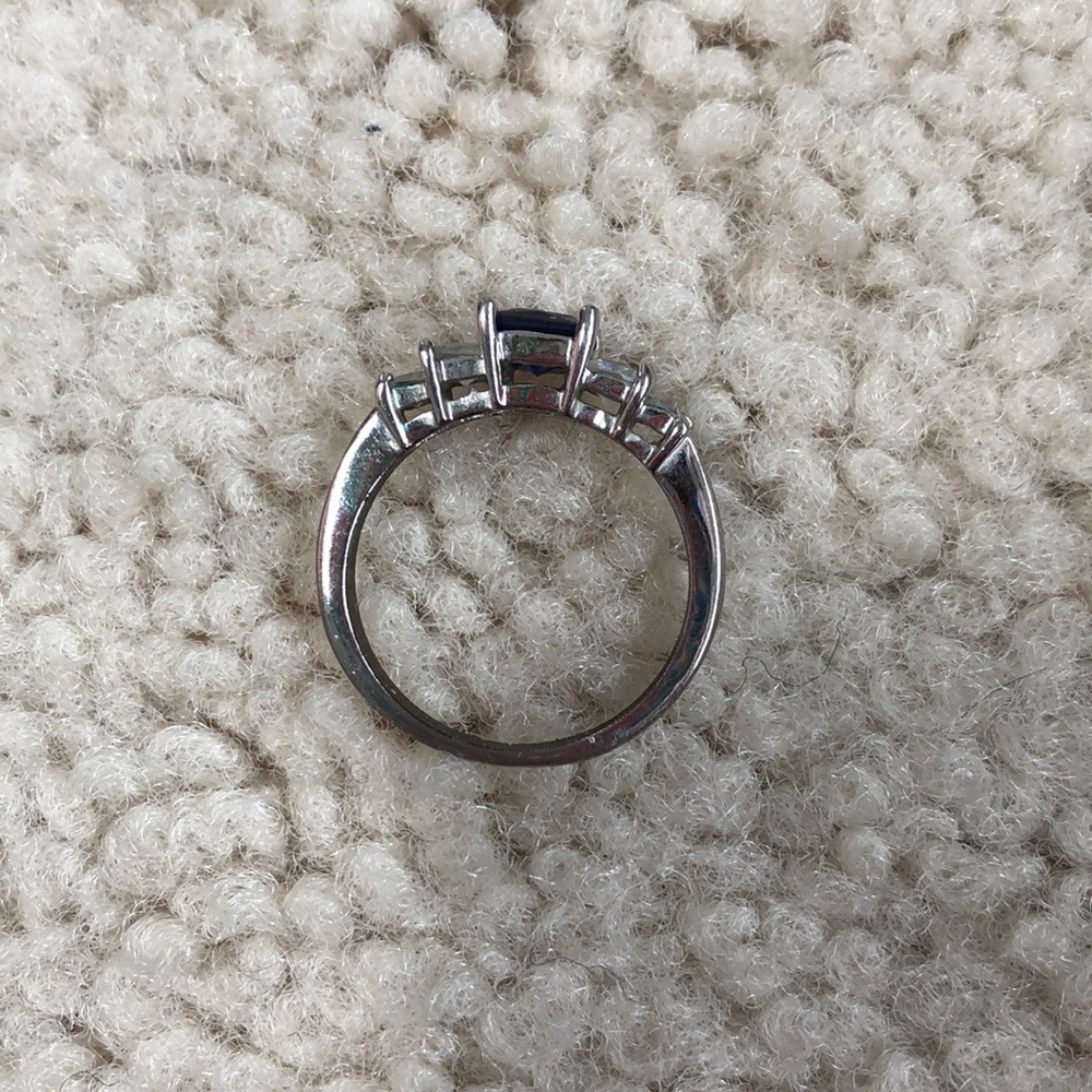 Blue and silver faux gem ring - Picture 4 of 5